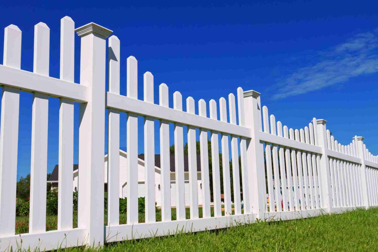 Classic Picket Fence with Modern Touch