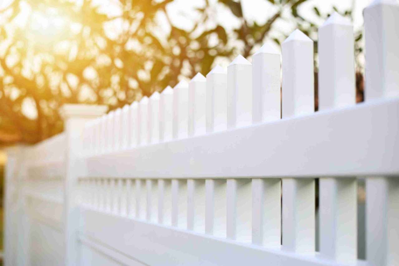 Point Pyramid Cap White Picket Fence